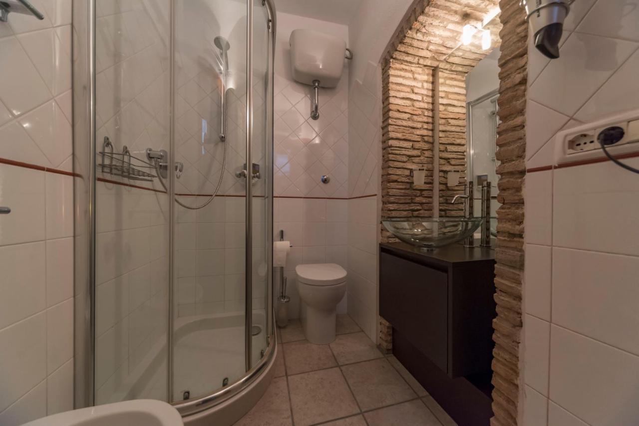 Relais Del Porto - Affitta 2*